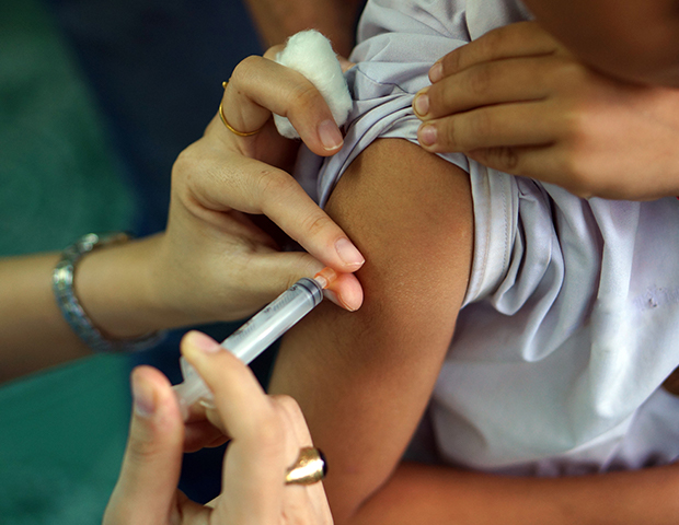 HPV-vaccination-boy-immunisation.jpg