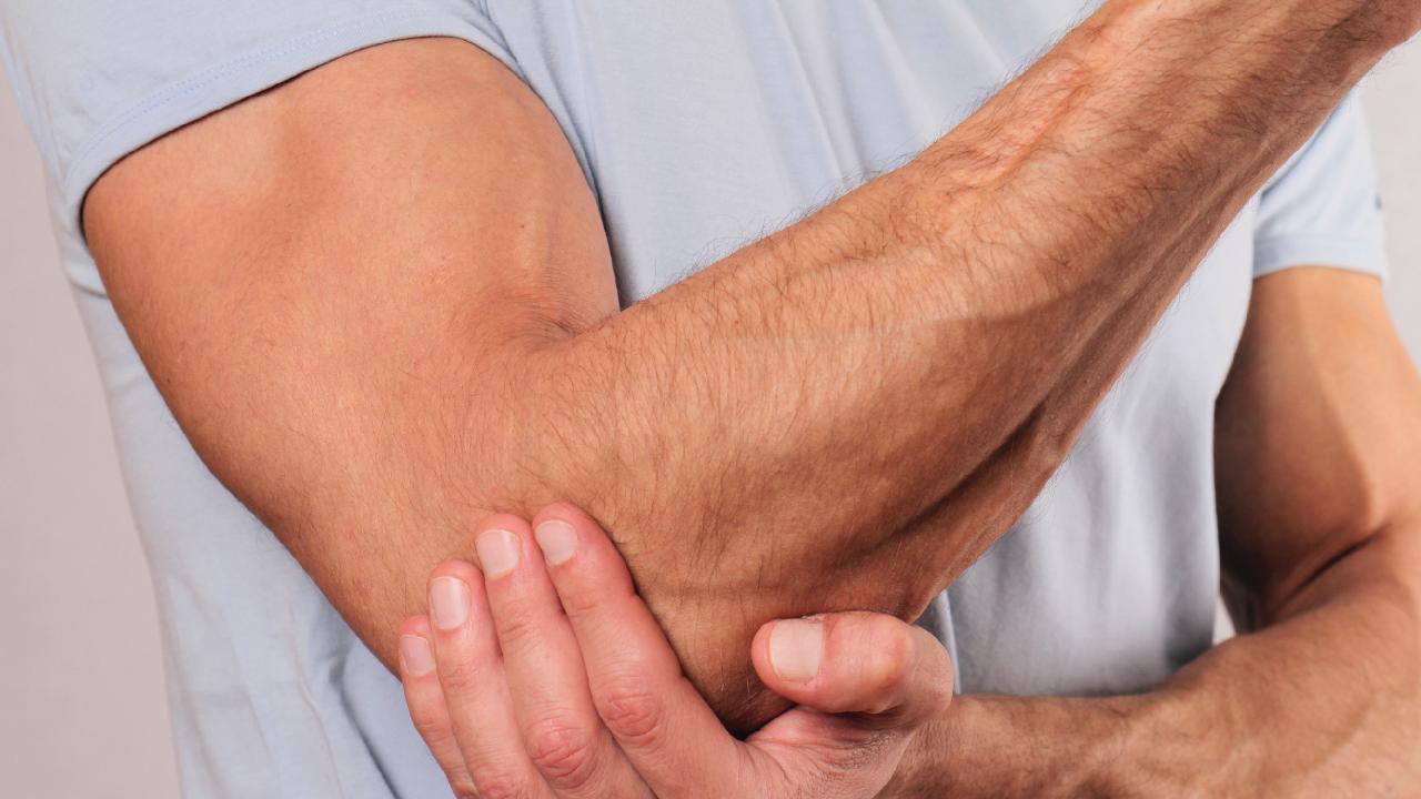 elbow-pain-male
